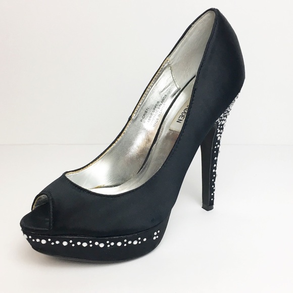 Steve Madden Shoes - Steve Madden black satin platform heel rhinestones